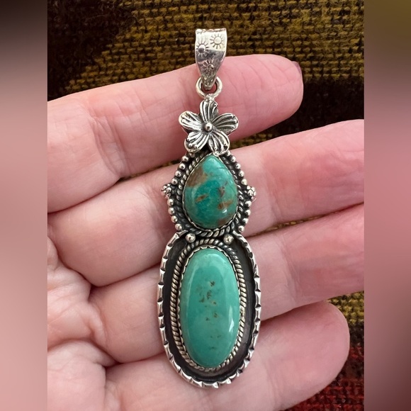 ❤️ Kingman Turquoise Sterling Decorative Navajo Statement 11gm Pendant 2.52”L - Picture 10 of 10